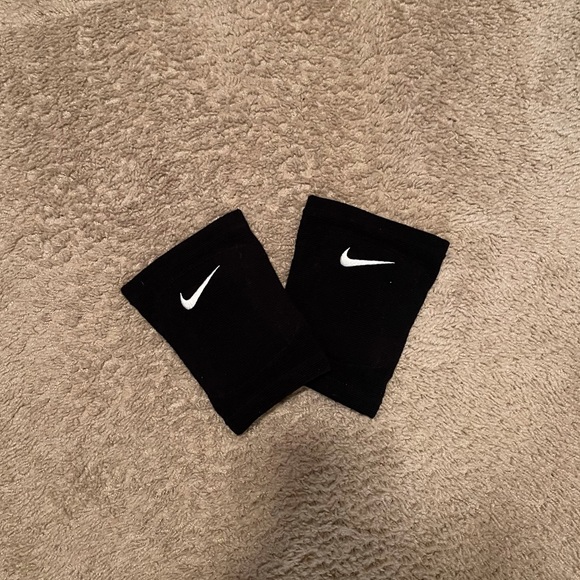 Nike knee pads
